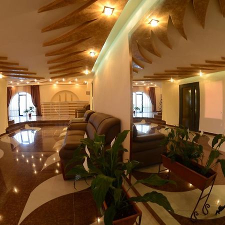 Narek+ Hotel Arrinj Exterior foto